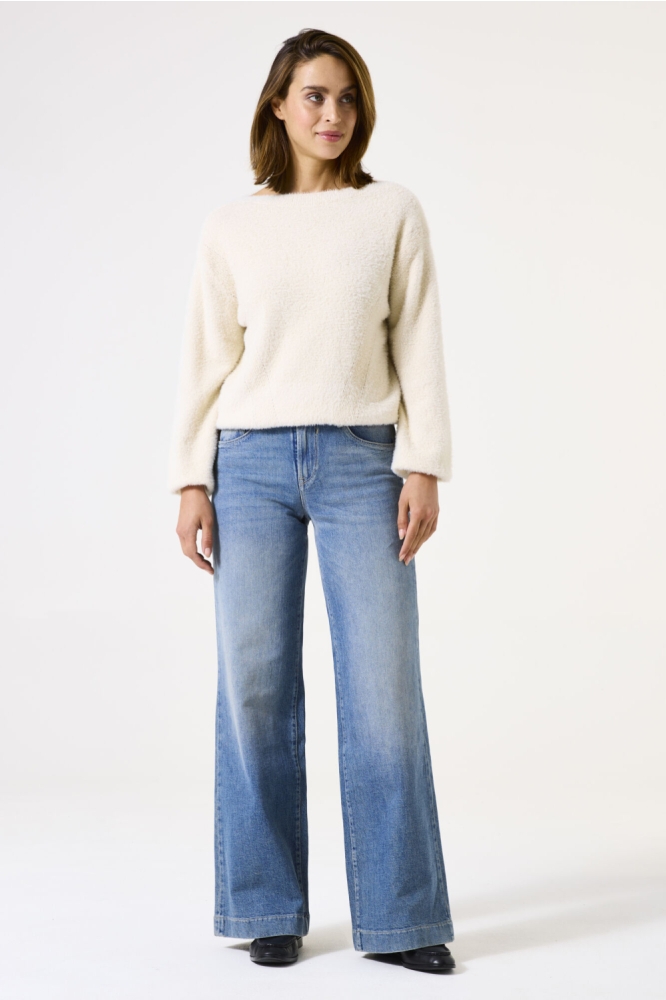 CELIA WIDE FIT 249 2797 MEDIUM USED